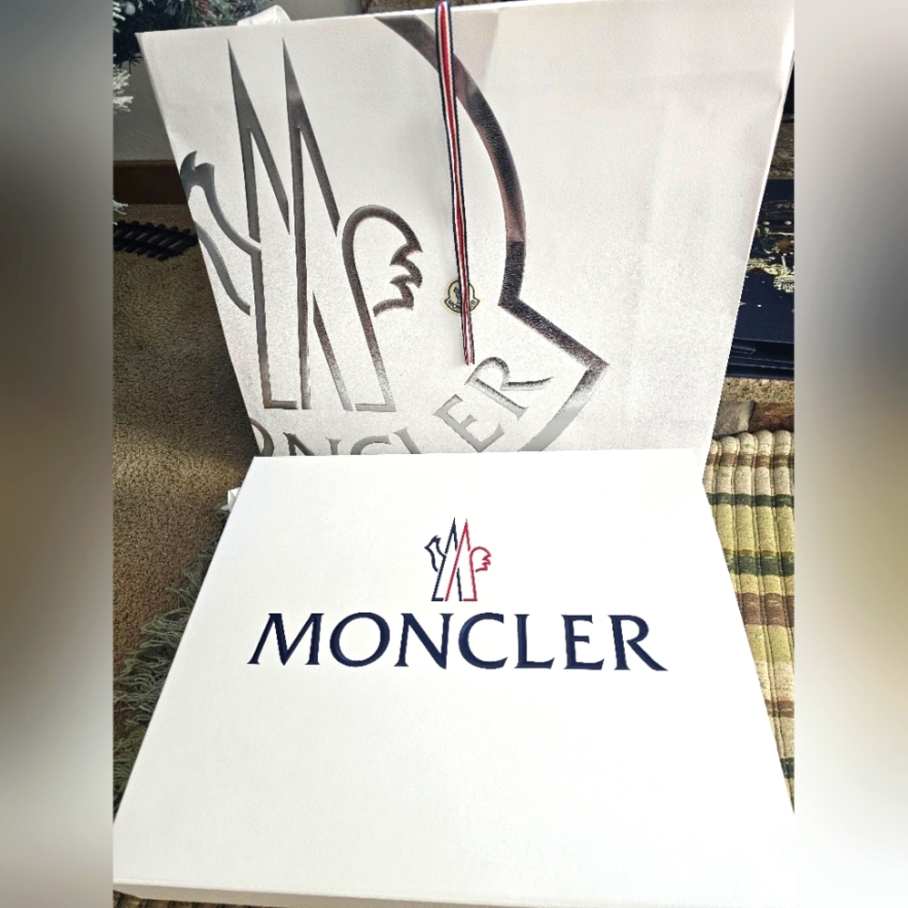 Moncler gift box, shopping bag, and card set